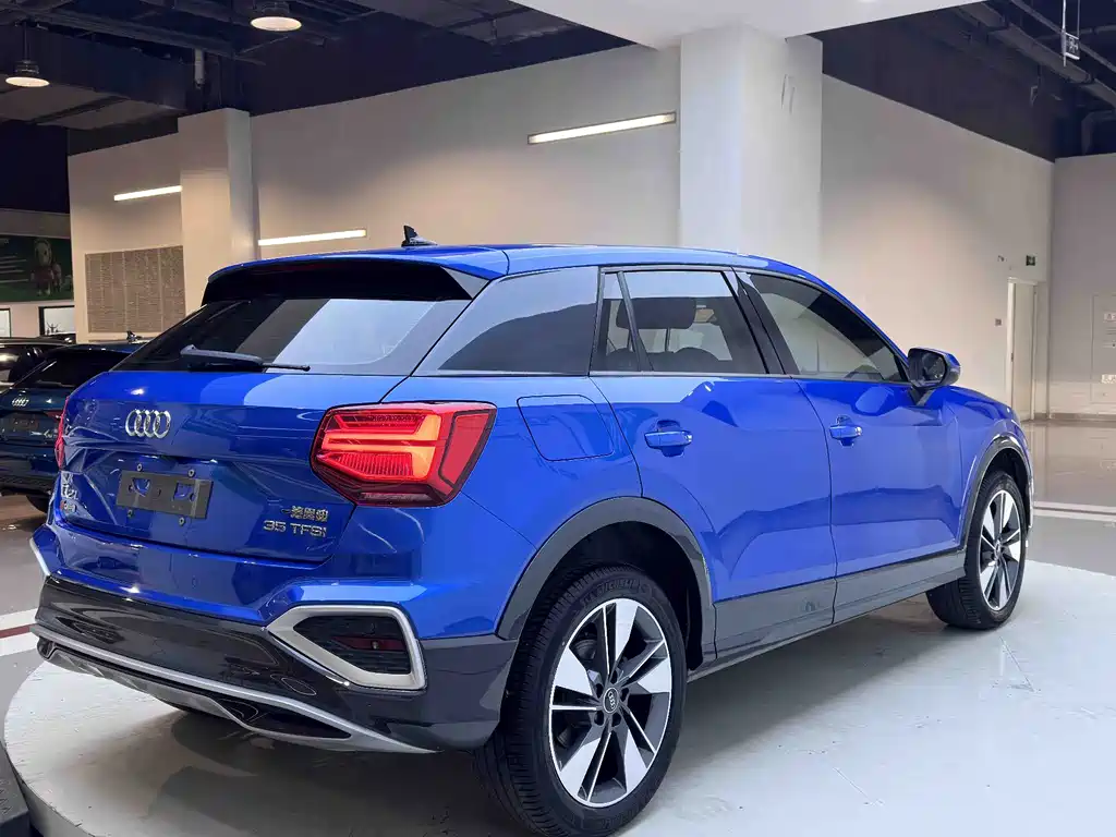 Audi Q2L 2022 — фото 6