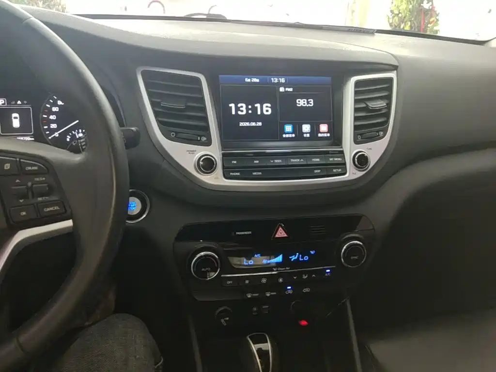 Hyundai Tucson 2017 — фото 13