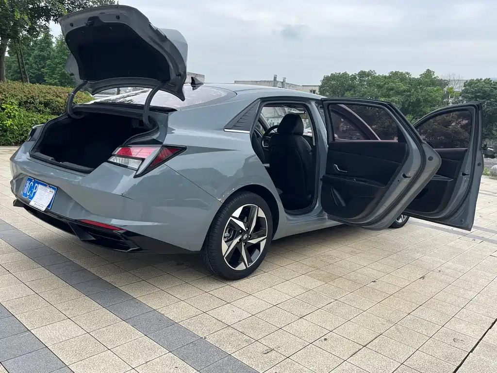 Hyundai Elantra 2020 — фото 10