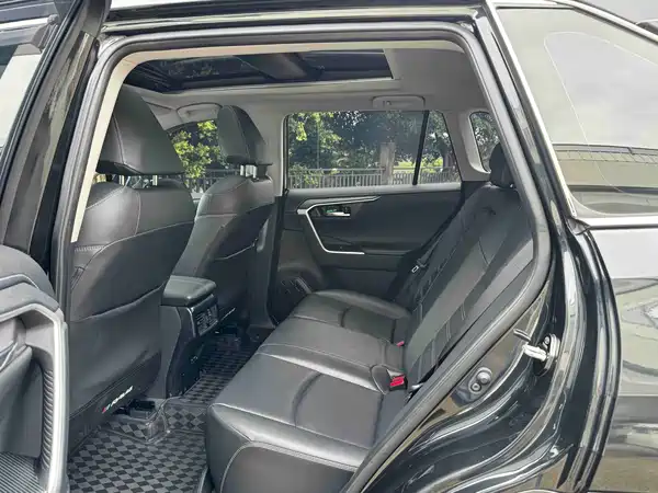 Toyota RAV4 2024