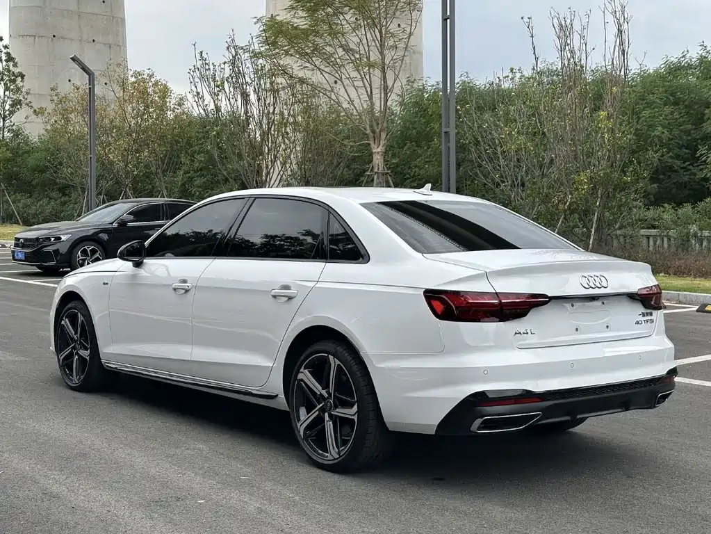 Audi A4L 2024 — фото 15
