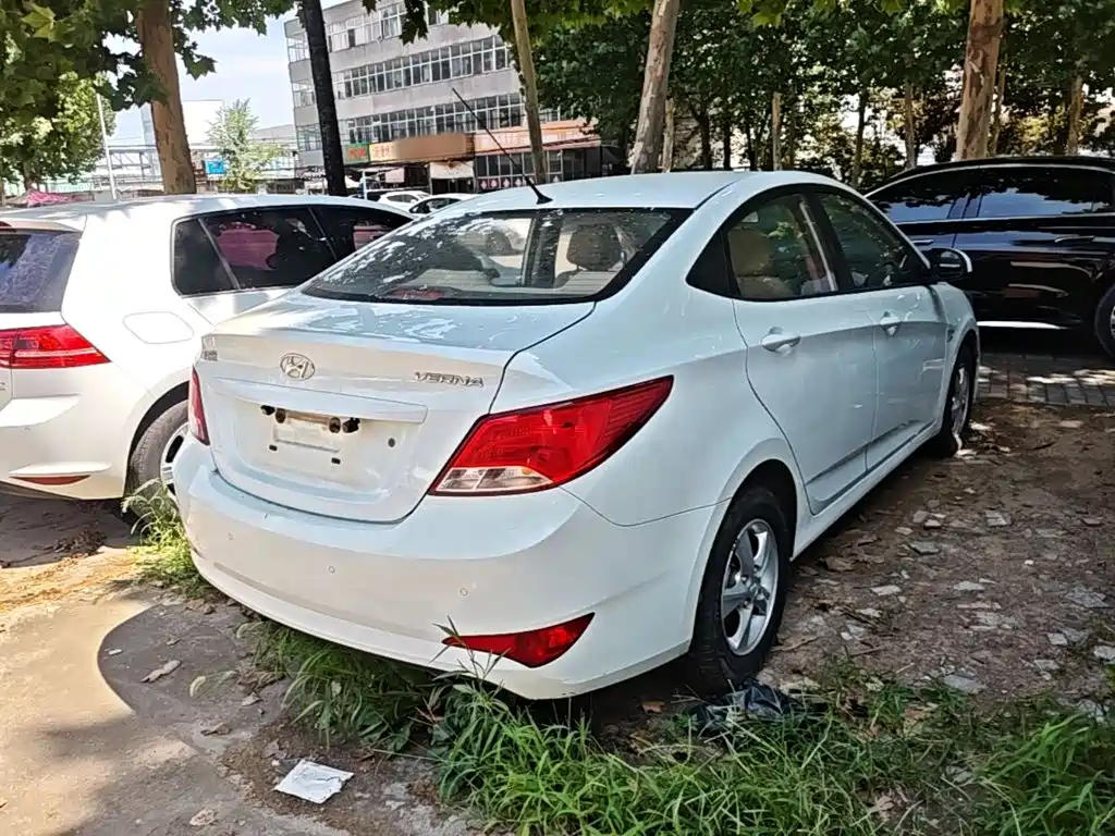 Hyundai Accent 2016 — фото 7