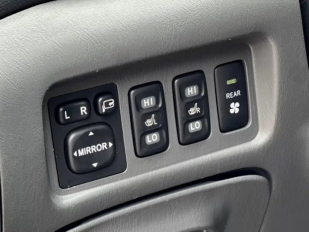 Toyota Previa 2005 — фото 22