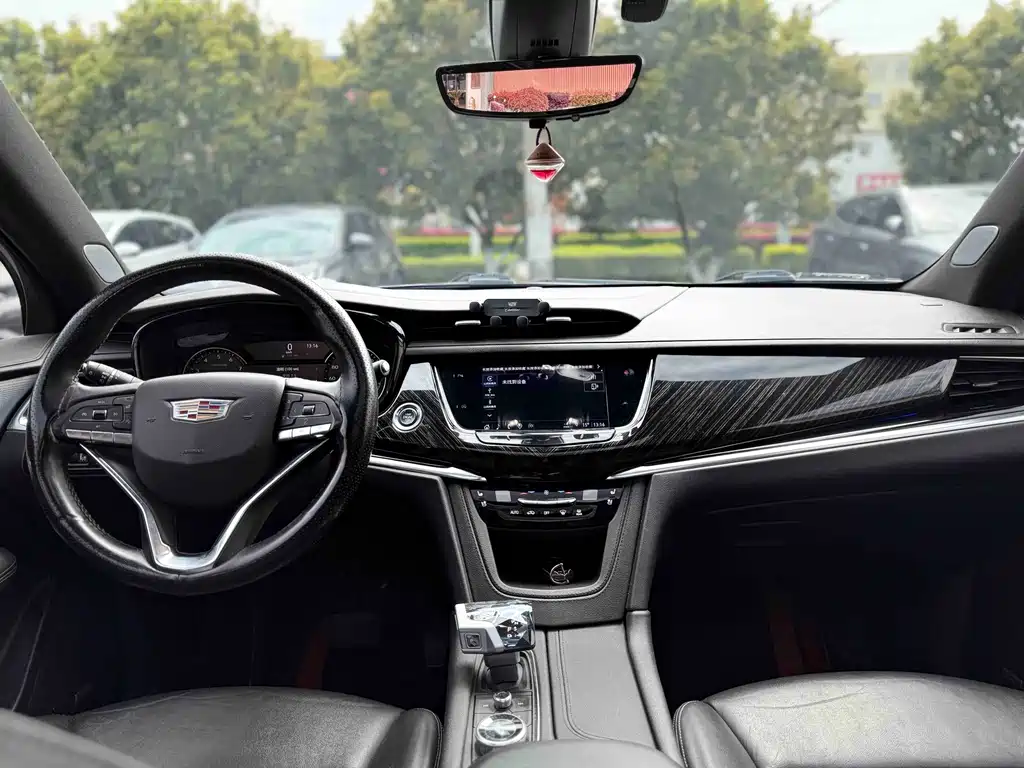Cadillac XT6 2022 — фото 14