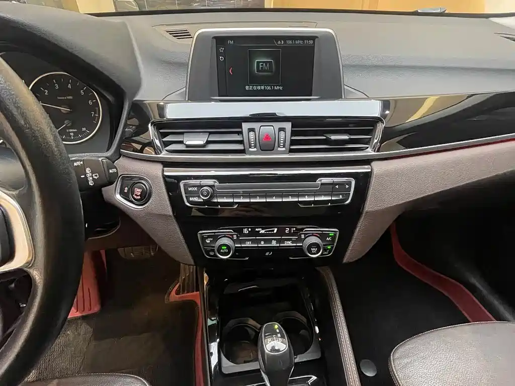 BMW X1 2018 — фото 15