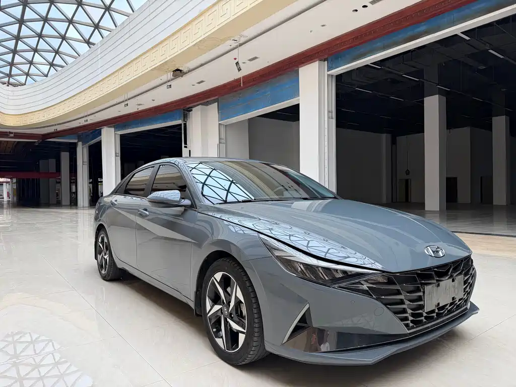 Hyundai Elantra 2022