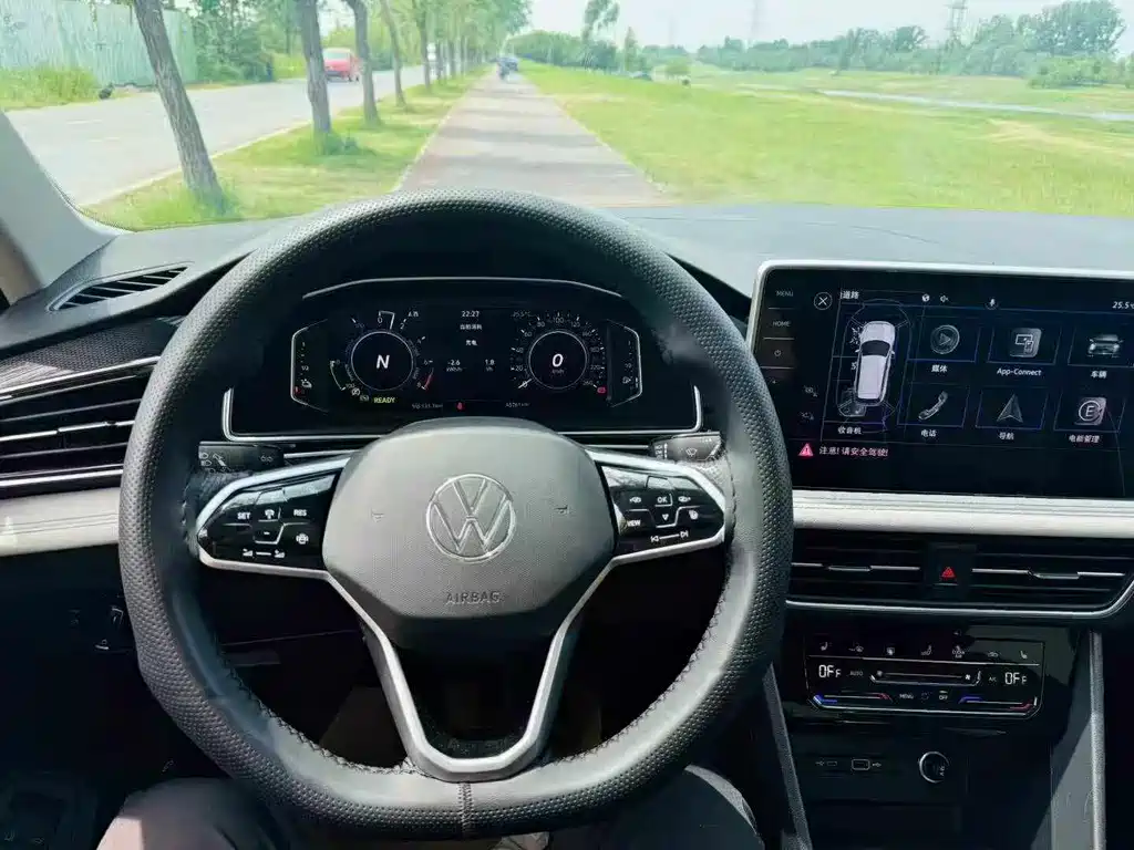 Volkswagen Tiguan L PHEV 2022 — фото 7