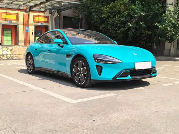 Xiaomi SU7 2024