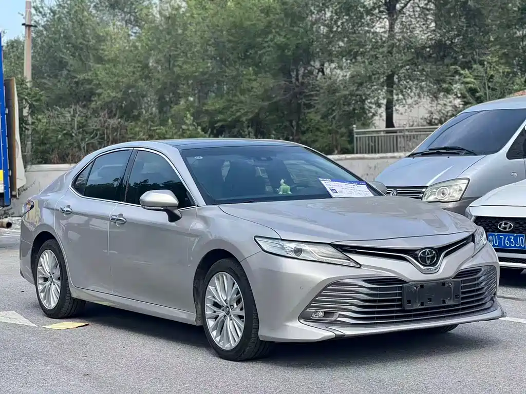 Toyota Camry 2019 — фото 3