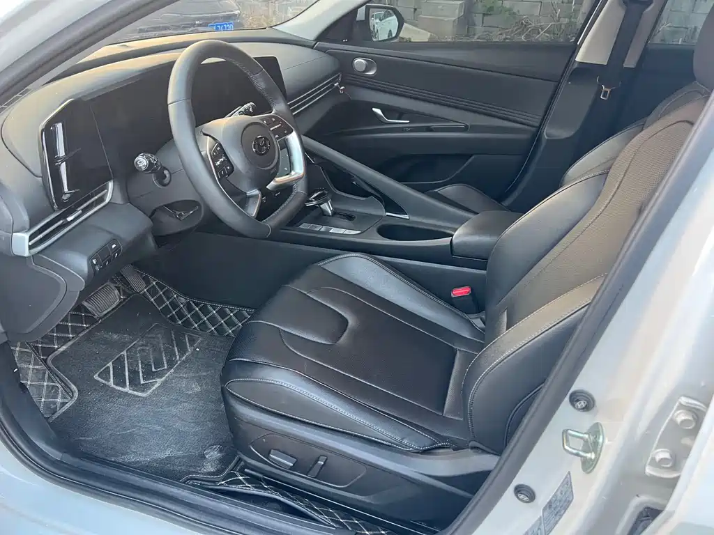 Hyundai Elantra 2022