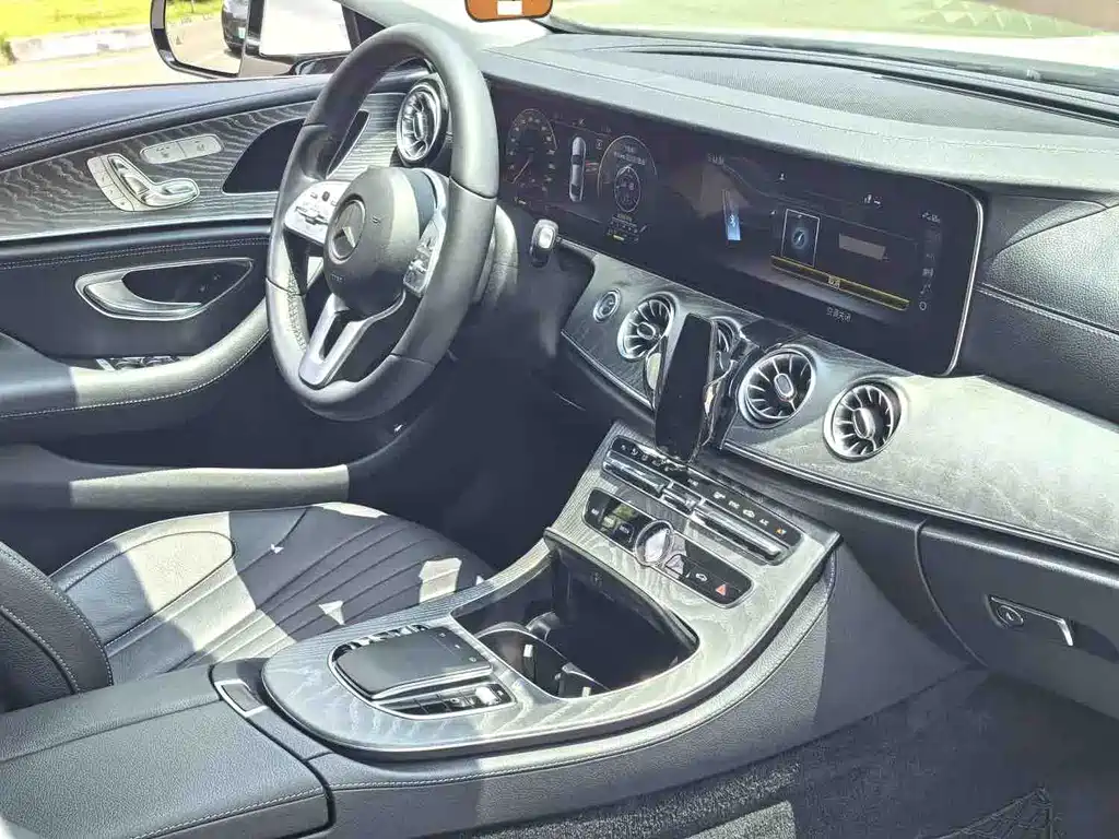 Mercedes-Benz CLS 2020 — фото 6