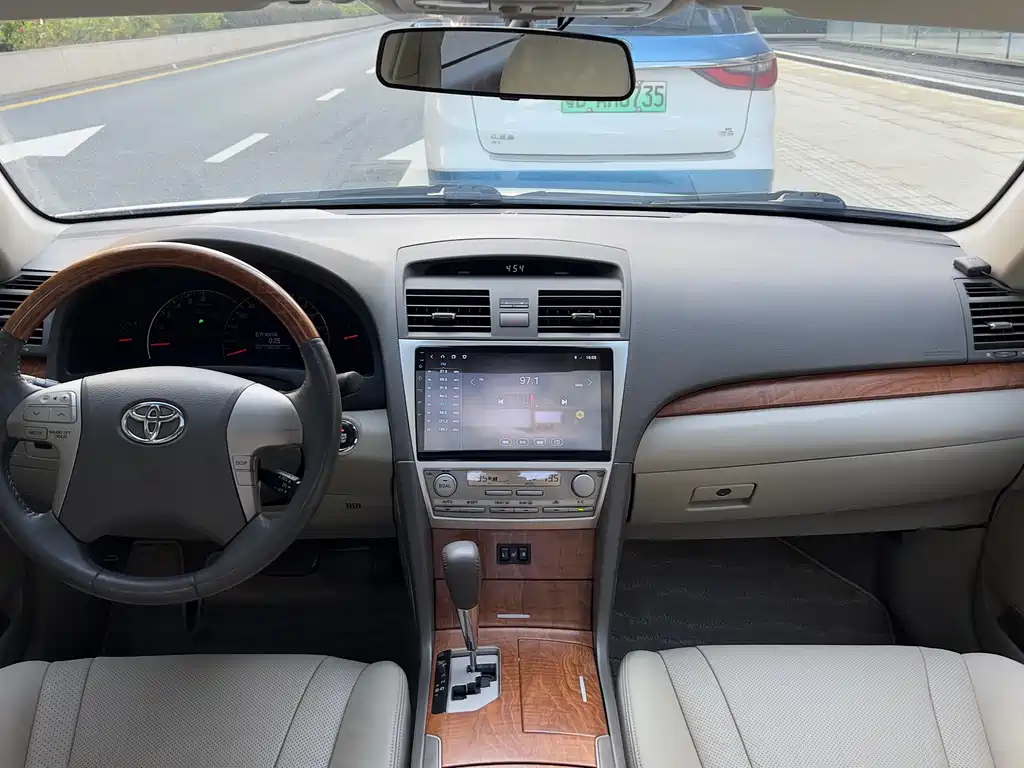 Toyota Camry 2011 — фото 3
