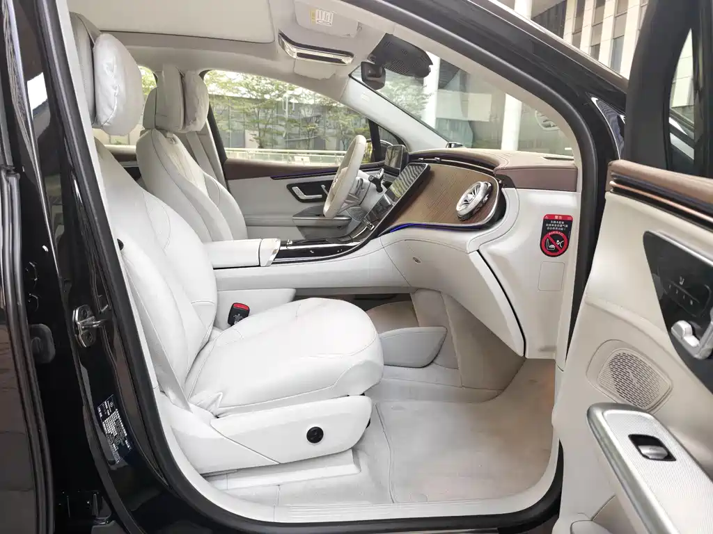 Mercedes-Benz EQE SUV 2025 — фото 14