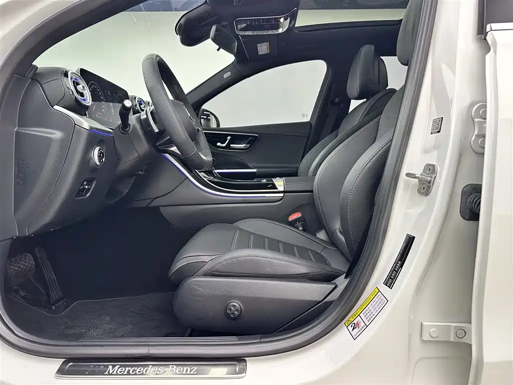 Mercedes-Benz C-Class 2024