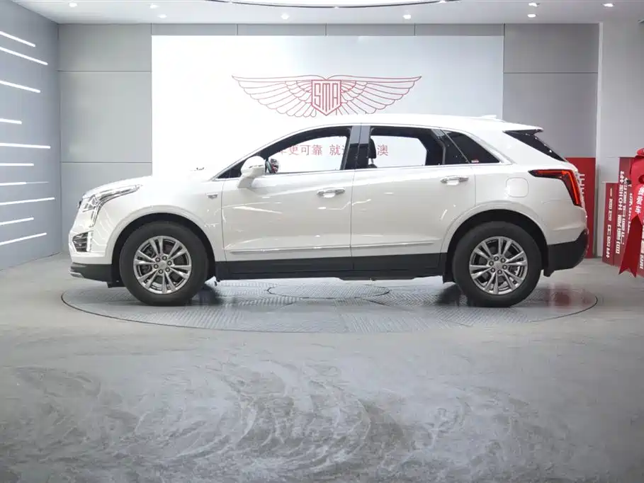 Cadillac XT5 2021 — фото 4