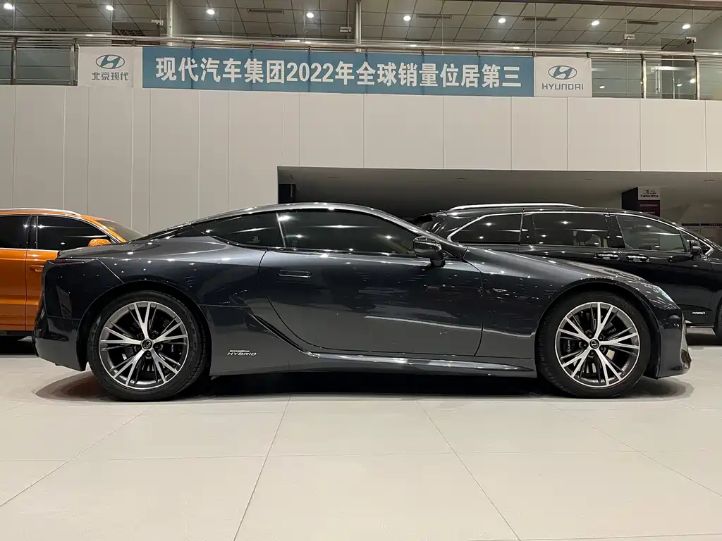 Lexus LC 2019 — фото 12