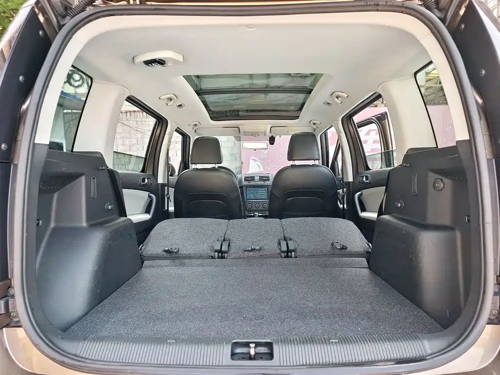 Skoda Yeti 2019 — фото 17