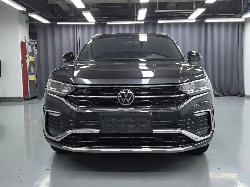 Volkswagen X 2020
