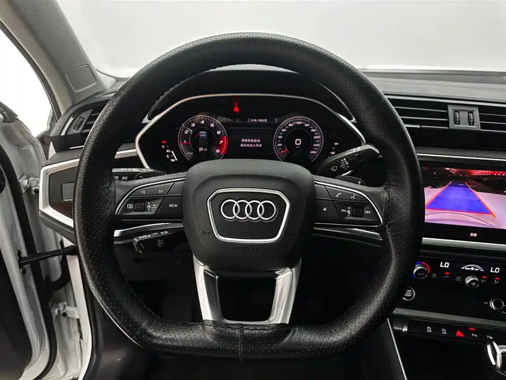 Audi Q3 2022 — фото 11