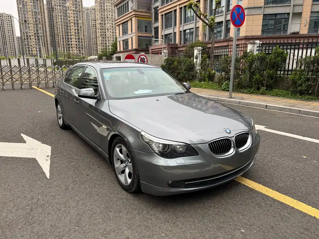 BMW 5 Series 2010 — фото 8