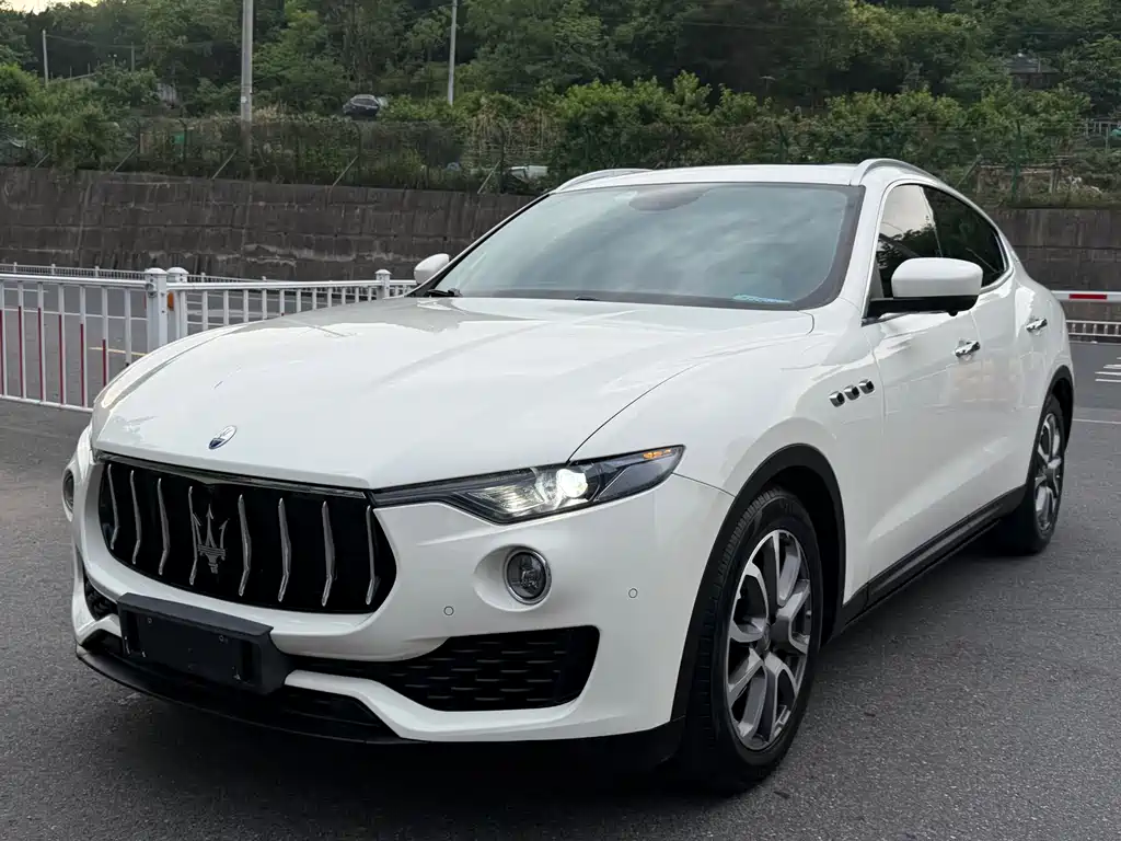 Maserati Levante 2019 — фото 1