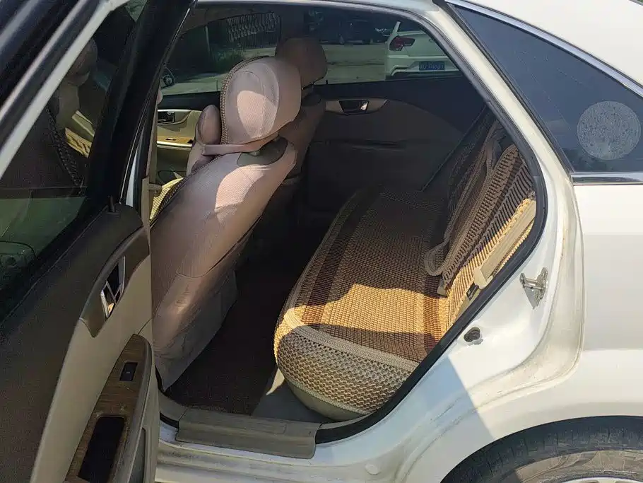 Buick Excelle 2015 — фото 11