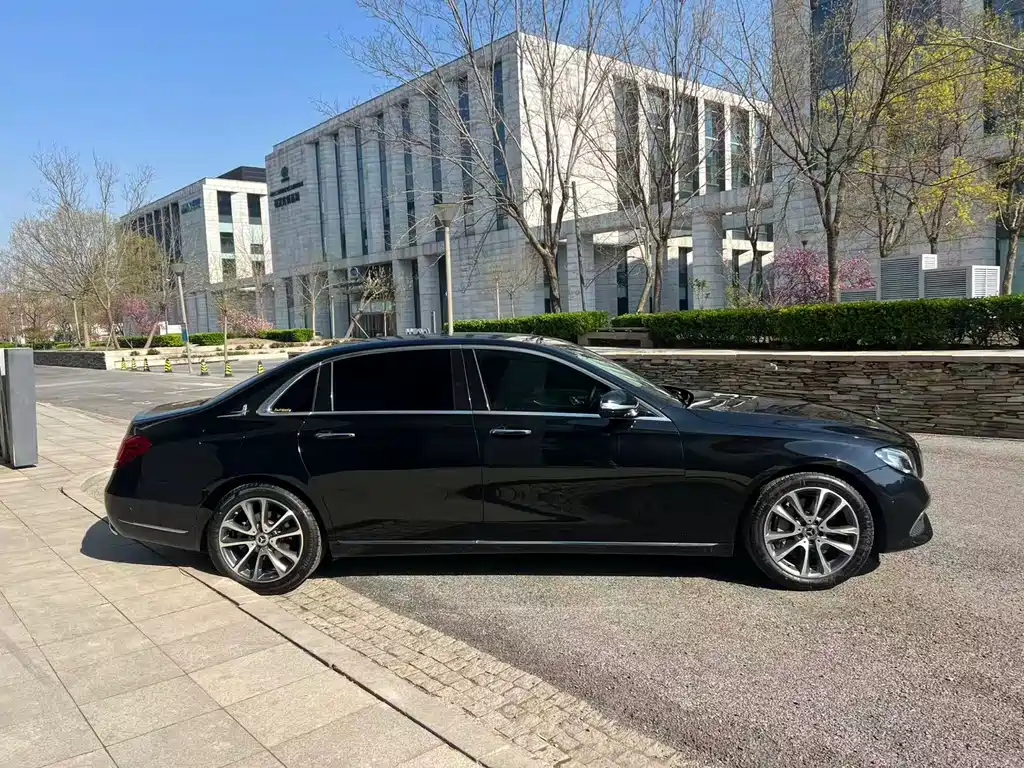 Mercedes-Benz E-Class 2019 — фото 4