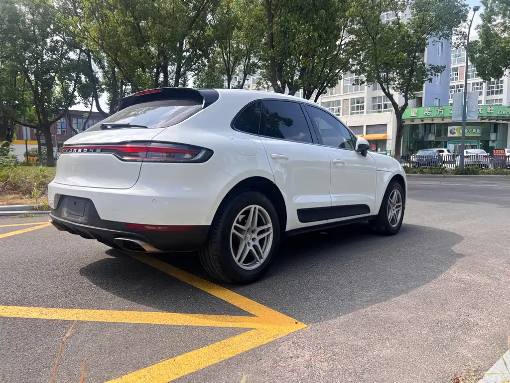 Porsche Macan 2019 — фото 26