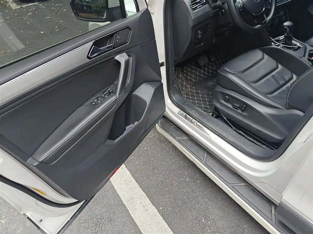Volkswagen Tiguan L 2017 — фото 14