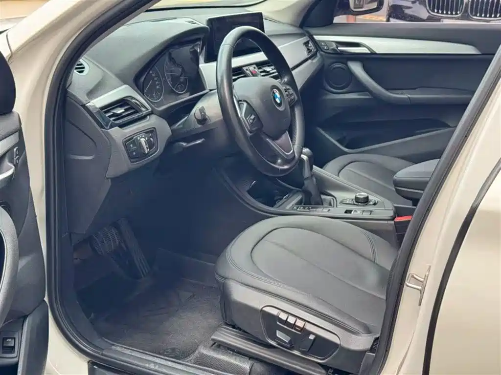 BMW X1 2017 — фото 15