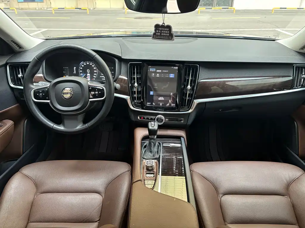 Volvo S90 2018 — фото 9