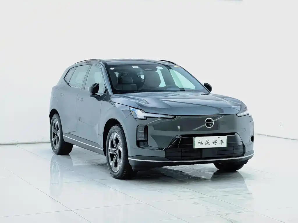 Volvo XC70 PHEV 2026