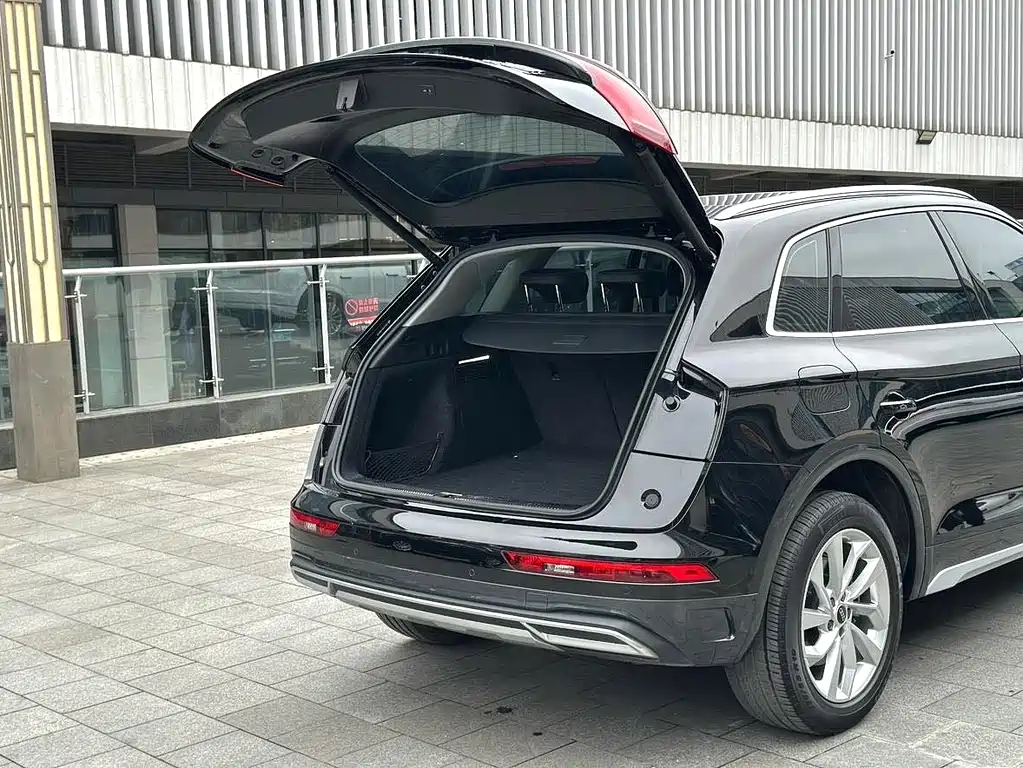 Audi Q5L 2024 — фото 9