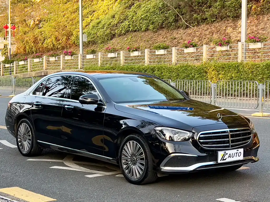 Mercedes-Benz E-Class 2022 — фото 3