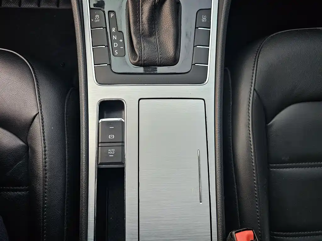Volkswagen Passat 2016 — фото 15