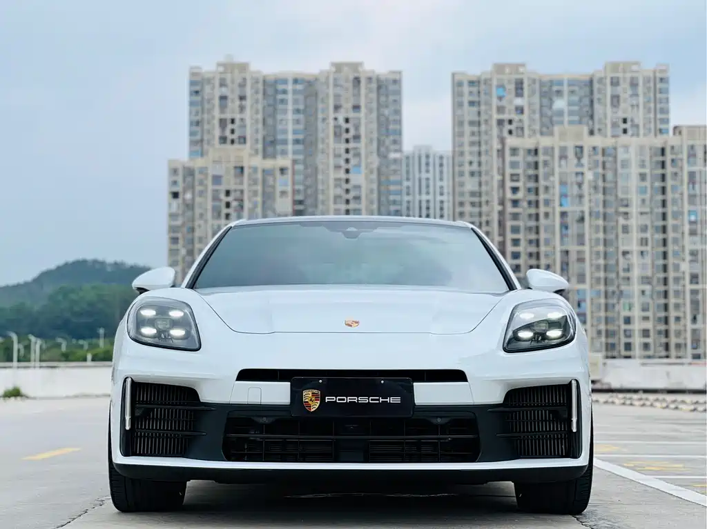 Porsche Panamera 2025