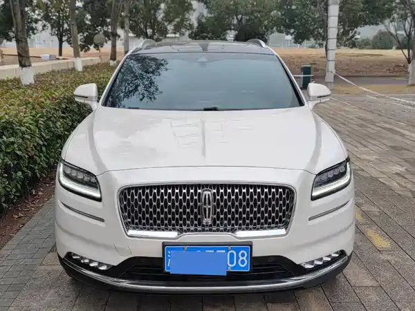 Lincoln Nautilus 2021