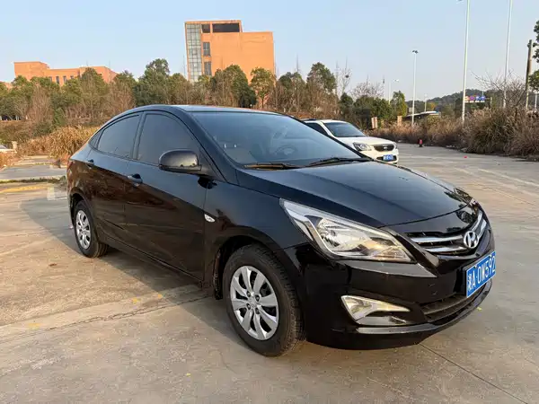 Hyundai Accent 2014