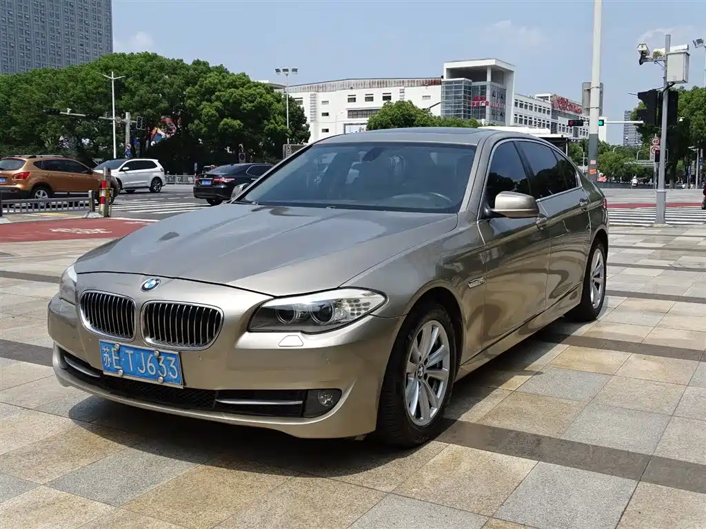 BMW 5 Series 2011