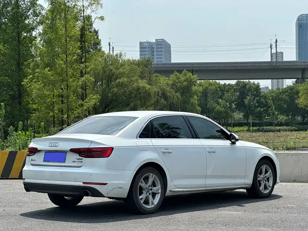 Audi A4L 2017