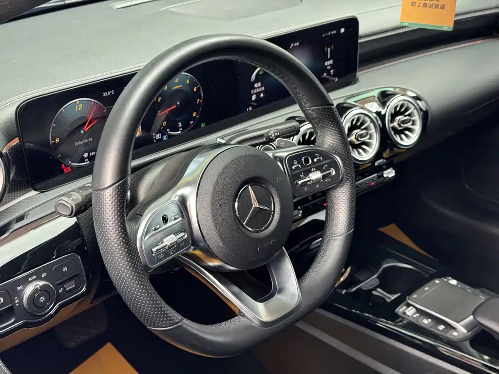 Mercedes-Benz A-Class 2022 — фото 17