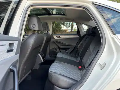 Volkswagen Sagitar 2022