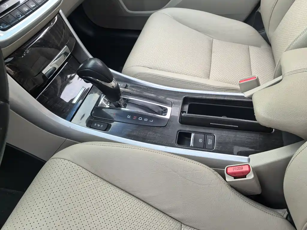 Honda Accord 2014 — фото 21