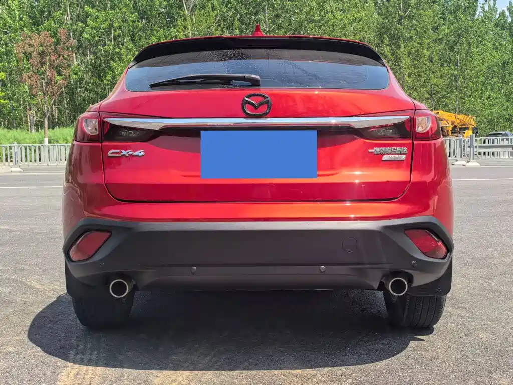 Mazda CX-4 2018 — фото 10