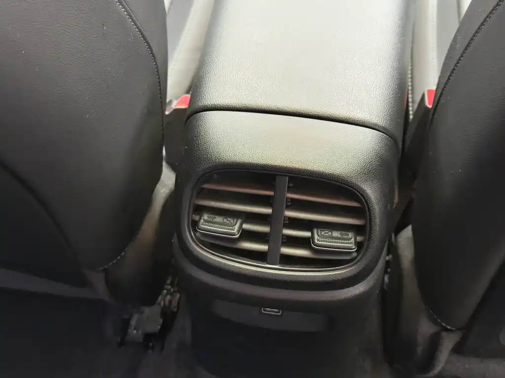 Hyundai Elantra 2023 — фото 20