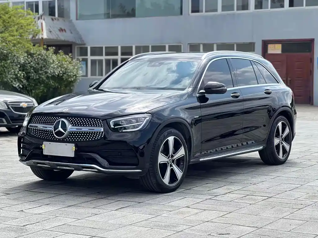 Mercedes-Benz GLC 2022 — фото 1