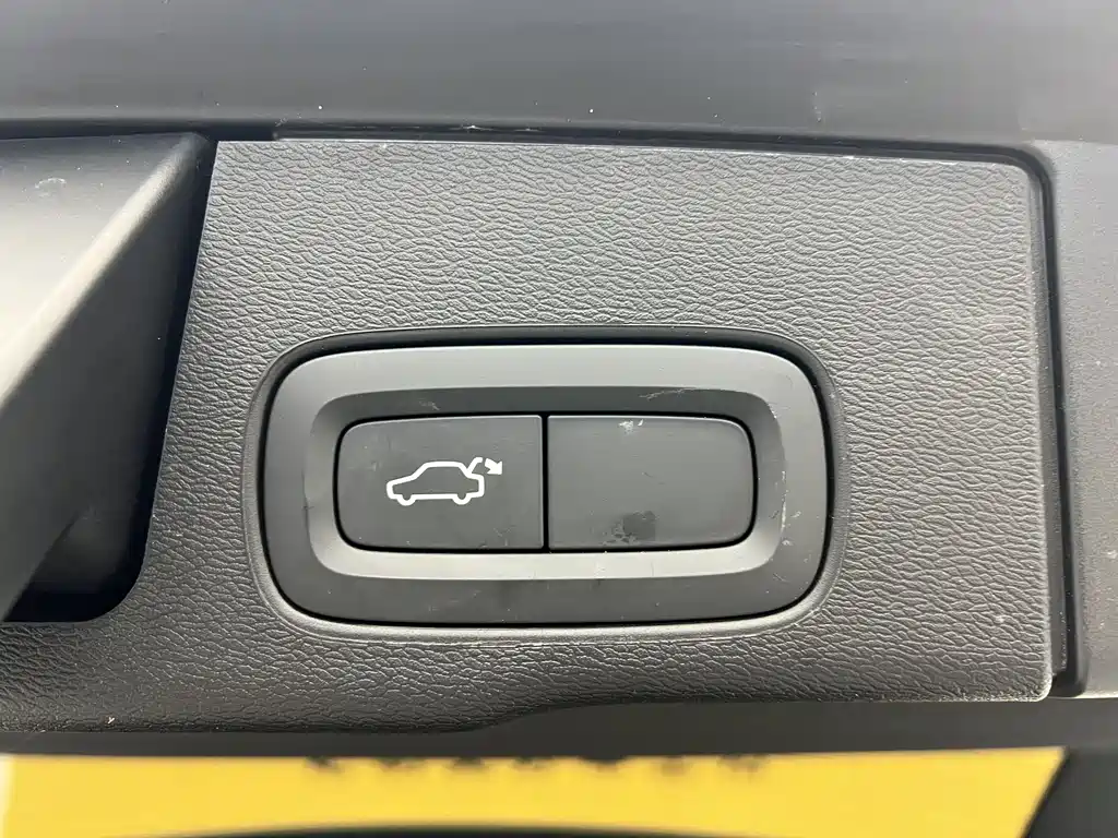 Volvo XC60 2025 — фото 25