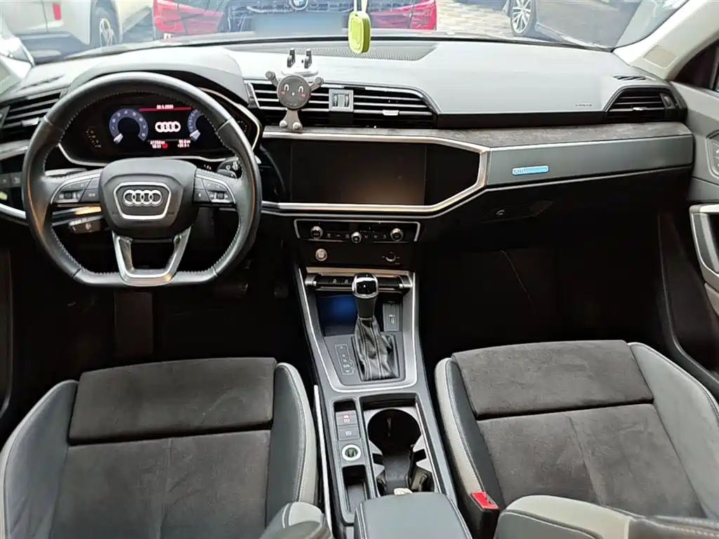 Audi Q3 2020 — фото 10