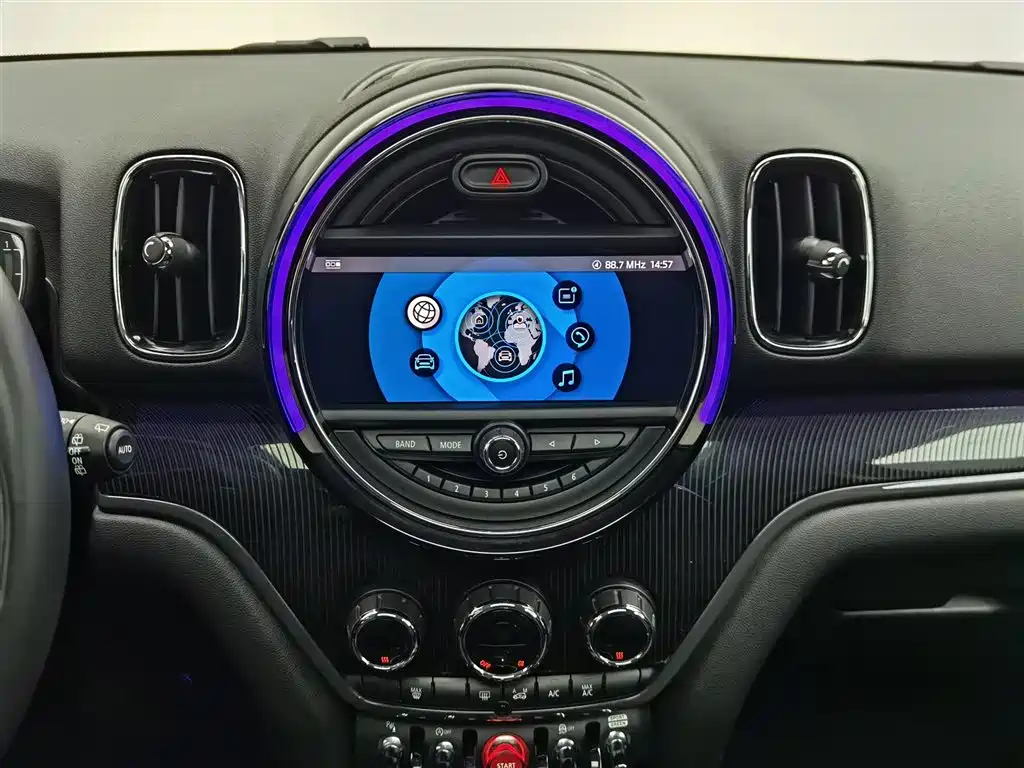 MINI Countryman 2019 — фото 12