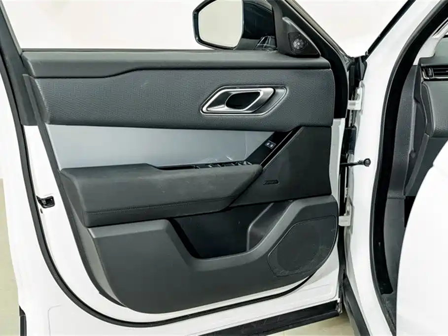 Land Rover Range Rover Velar 2024 — фото 17